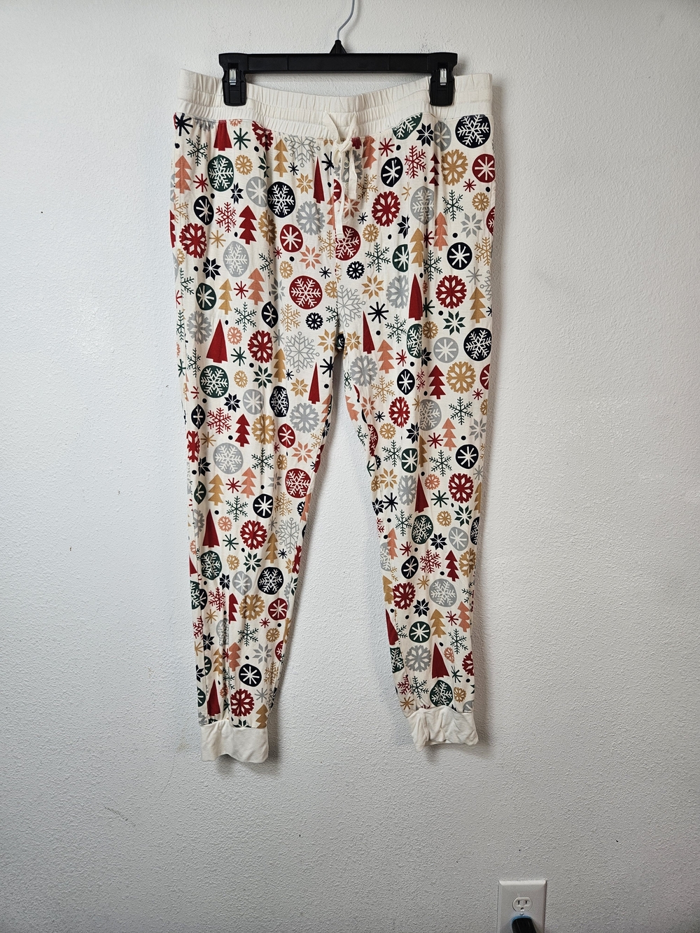 Little Sleepies  Holiday Print Jogger Pants - Cream with Red & Green Size Large